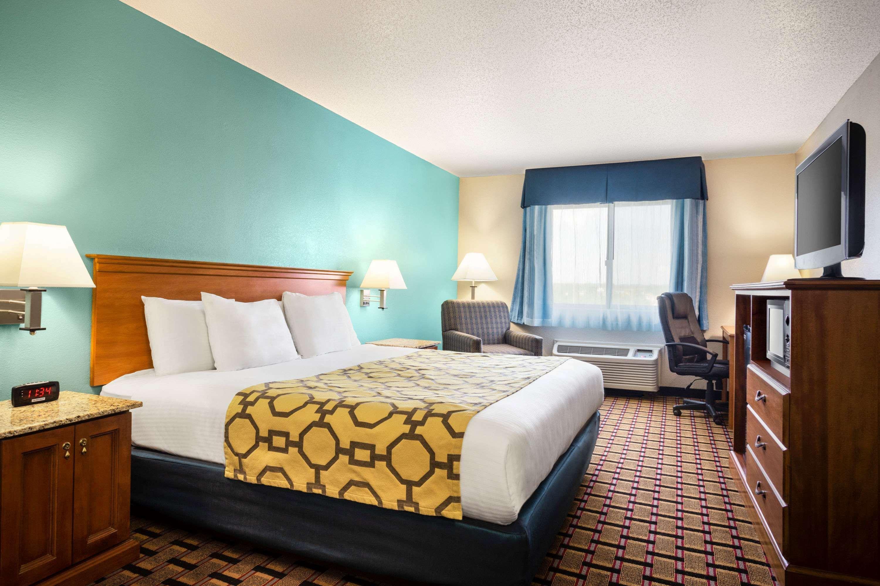 Baymont By Wyndham Warrenton Hotel Екстериор снимка