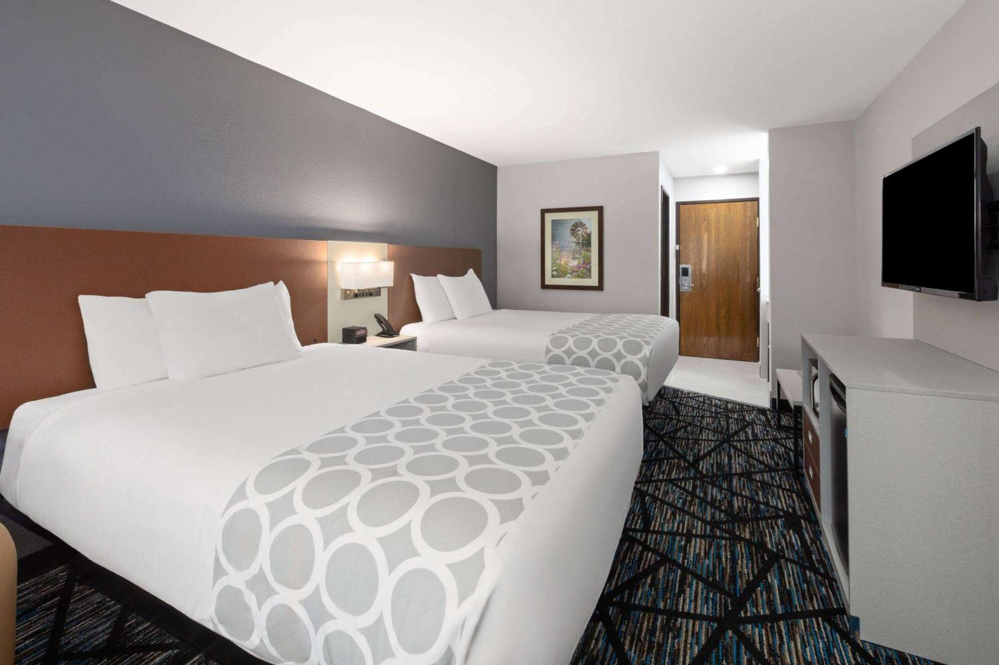 Baymont By Wyndham Warrenton Hotel Екстериор снимка