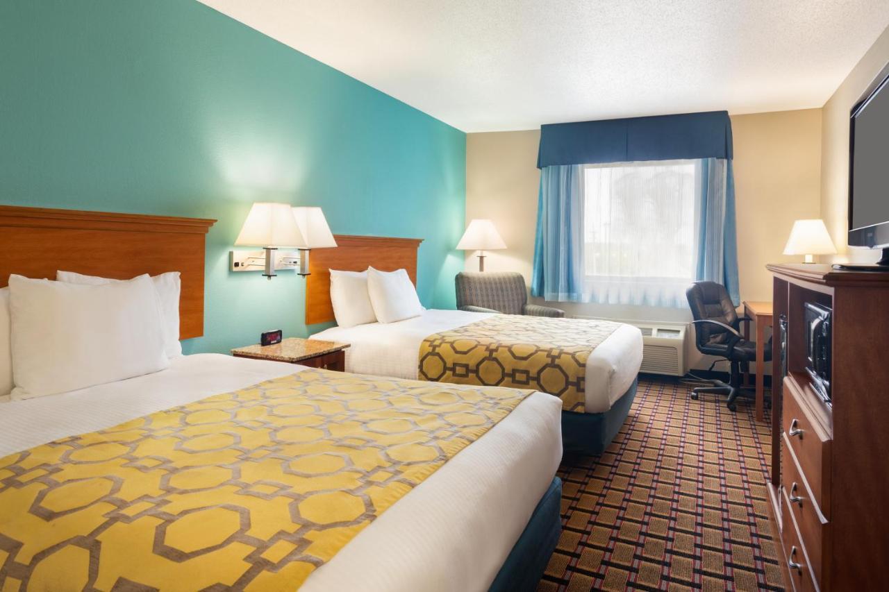 Baymont By Wyndham Warrenton Hotel Екстериор снимка