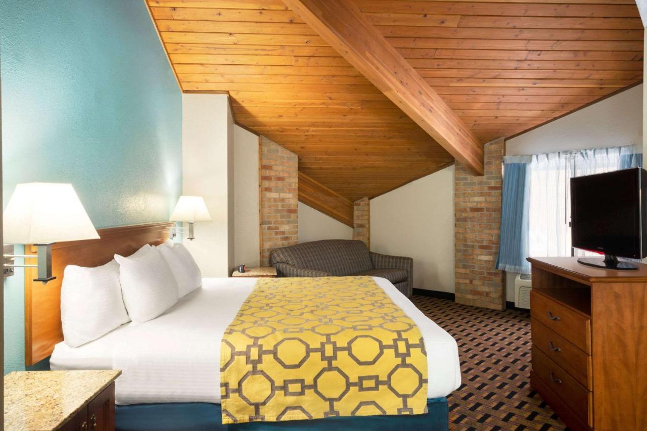 Baymont By Wyndham Warrenton Hotel Екстериор снимка